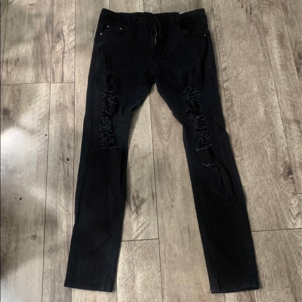 Type: Skinny Ripped Jeans.